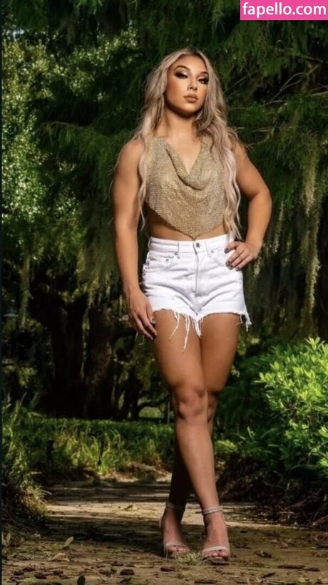 pool-dreier onlyfans top pornographische foto