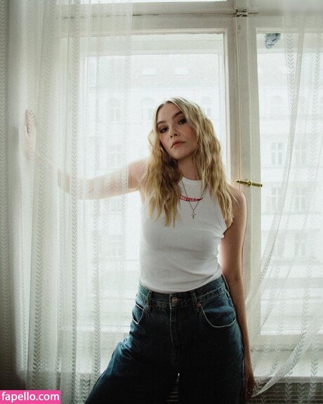 Esther Graf model hübsche galerie