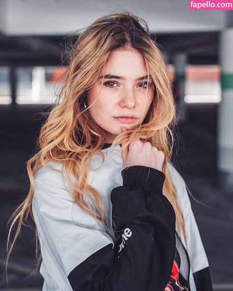 Esther Graf model hübsche galerien