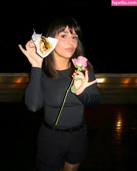 Addie Sartino model nackte bild