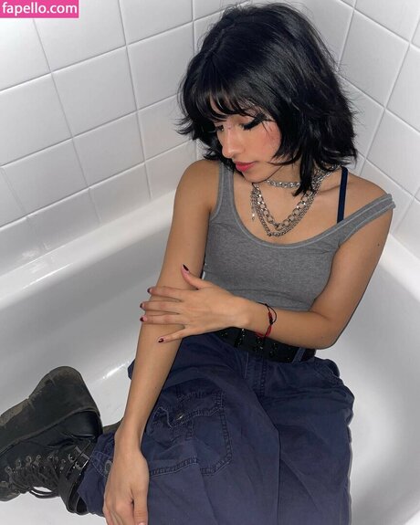 Violent Vira hübsche freie foto