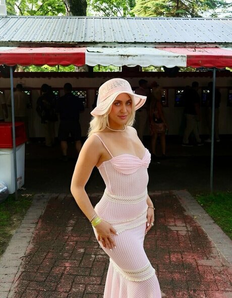 Sabrina Brier top kunst foto