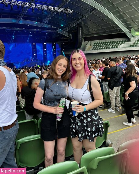 NicsandNacs porno hübsche galerie