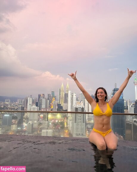 whereiskristen nackt pornografische galerie