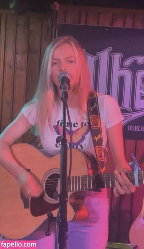 Zoe Clarke sexy freie fotos