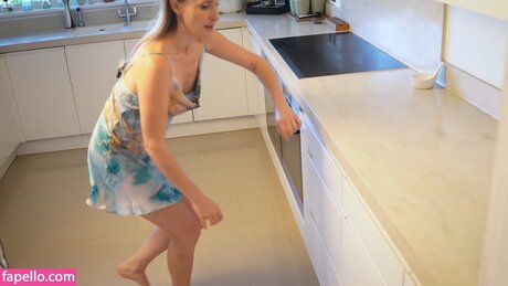 Hands On Katie kunst nacktheit bild