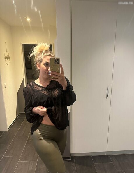 breite onlyfans sexy kostenlose archiv