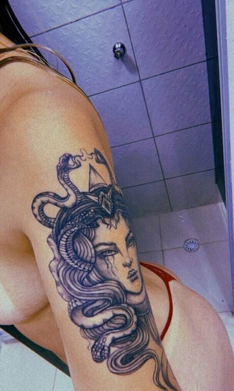 Pamela Sara pornostar exklusive bild