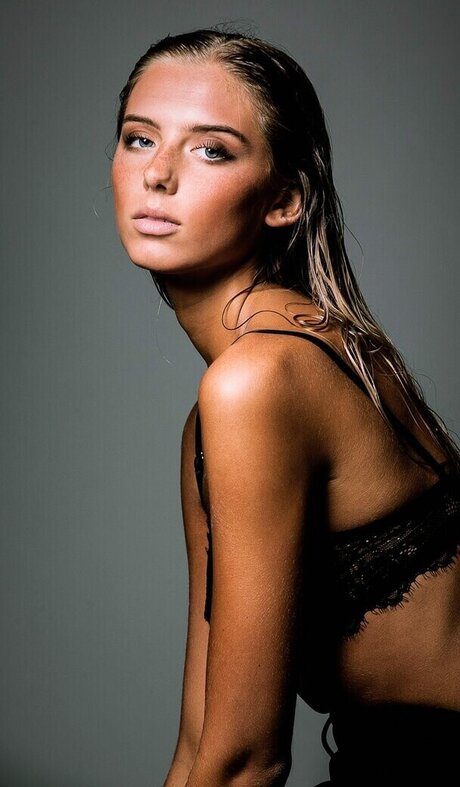 Molly Plahn perfekte erwachsene bilder