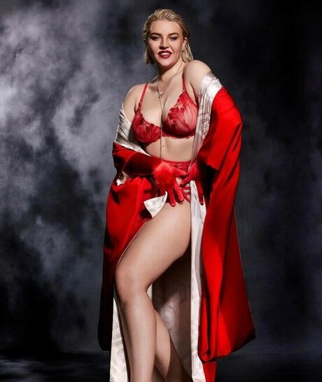 Rebecca Lucy Taylor xxx erotische bild