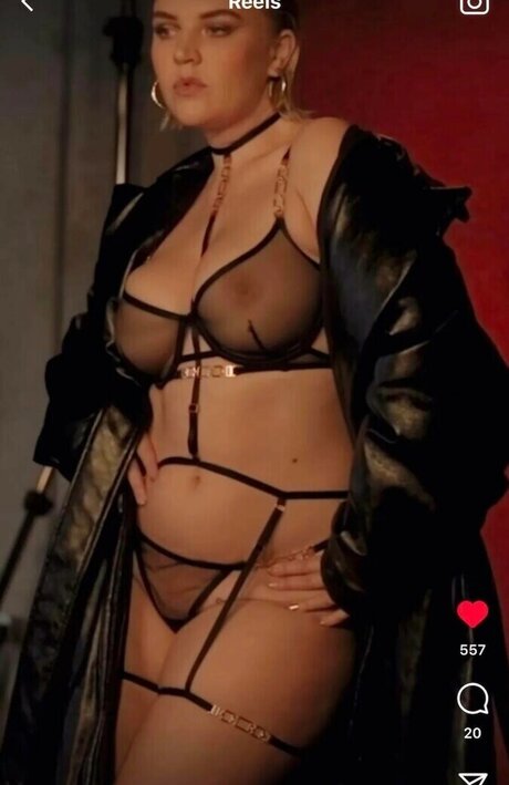 Rebecca Lucy Taylor erotische top foto