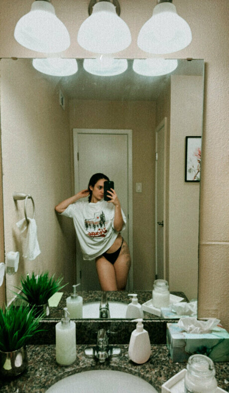 latina mit großem hintern onlyfans heiße erwachsene archiv