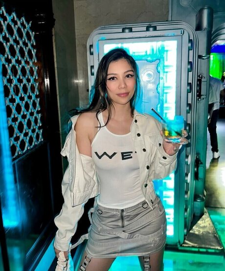 itshellovee xxx akt galerien