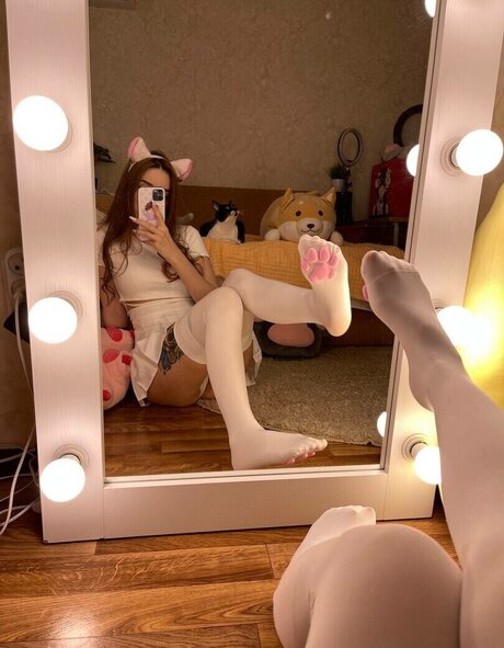 leonesan exklusive nackten fotos