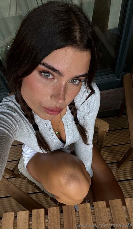 Zoeallyse exklusive erwachsene galerie