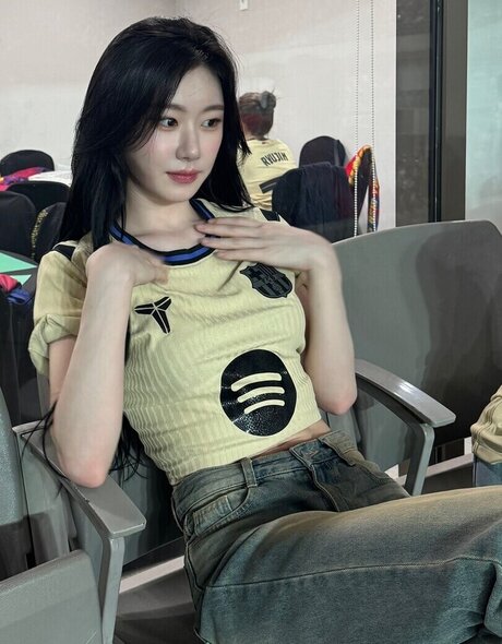 teen brille onlyfans schöne akt bild