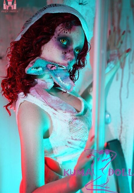 Zombie Doll model xxx galerien
