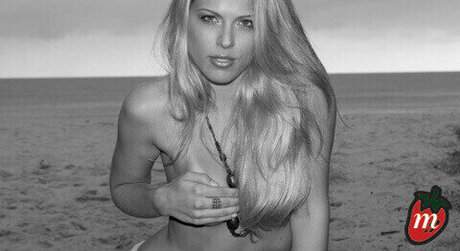 blondine masturbiert nur fans erwachsene nackte galerie