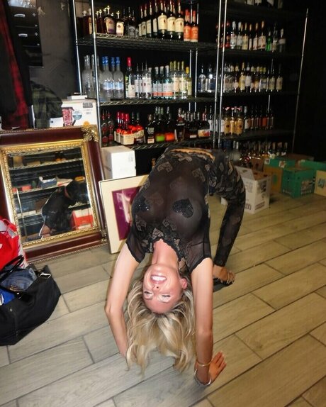 wunderschöne onlyfans freie akt archiv