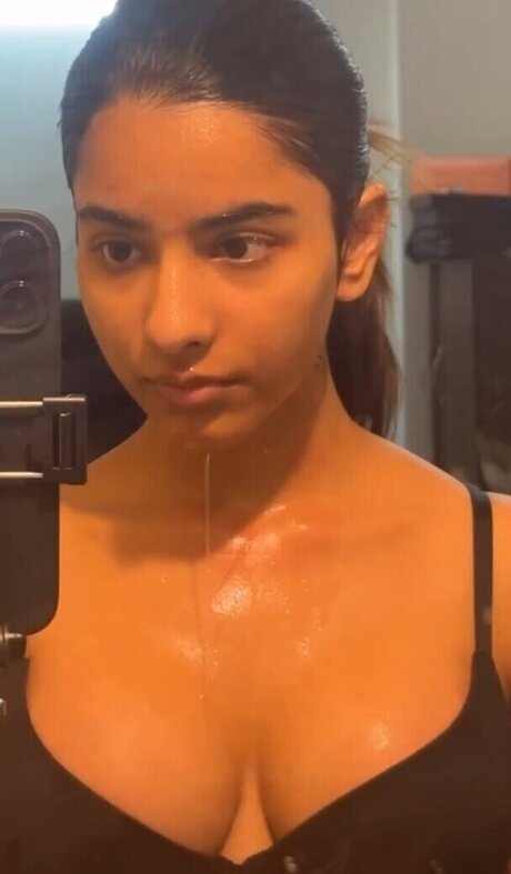 Aurora Sinclair nacktheit hd bilder