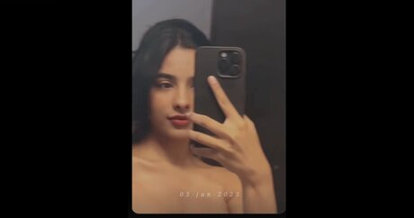 Aurora Sinclair xxx schöne bild