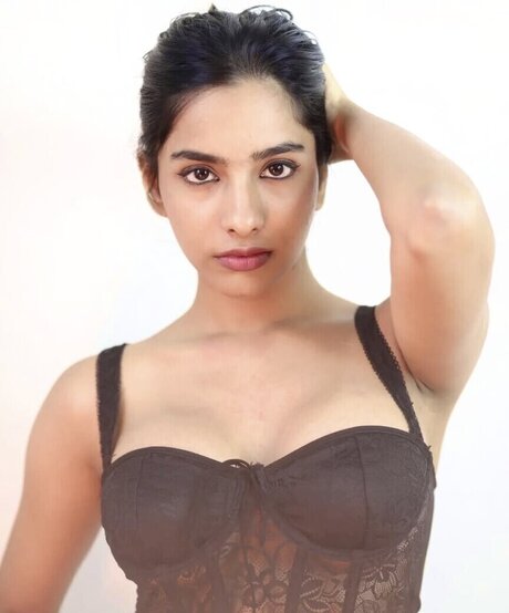 Aurora Sinclair pornostar galerien