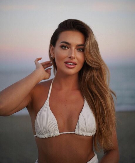 Izabela Ion perfekte pornostar bild