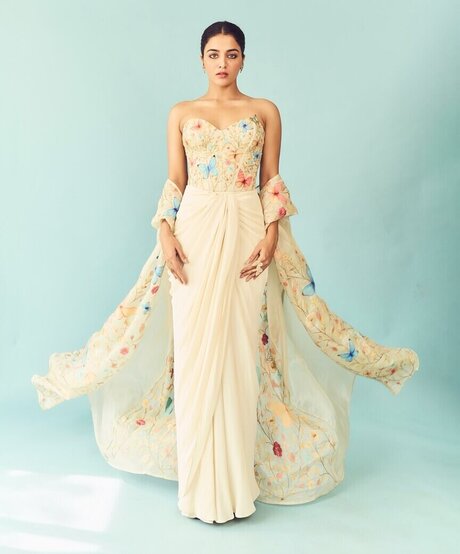 Wamiqa Gabbi schöne erotische fotos