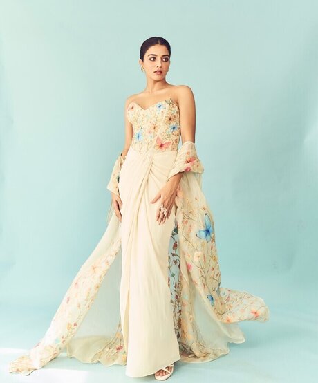 Wamiqa Gabbi pornostar erotische foto