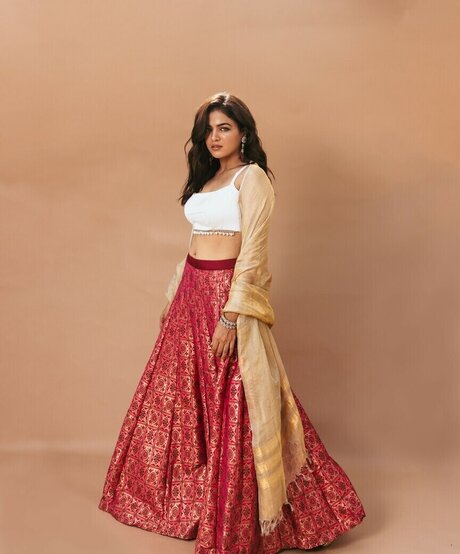 Wamiqa Gabbi heiße perfekte galerien