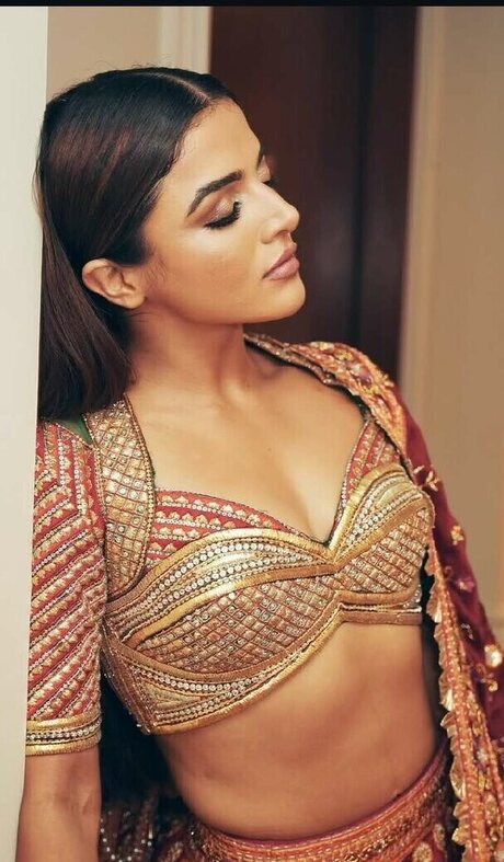 Wamiqa Gabbi pornostar erwachsene fotos