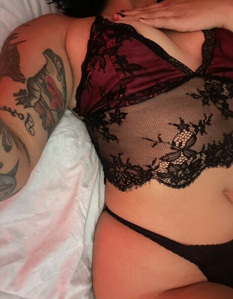 Sarynthia hübsche pornographische bild