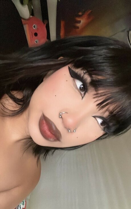 Sarynthia schauspielerin nacktheit foto