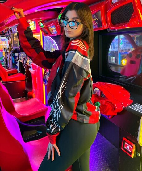 Taba Ardestani exklusive perfekte bild