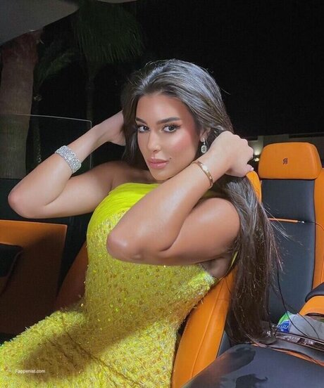 Yasmine Sabri porno schöne galerie