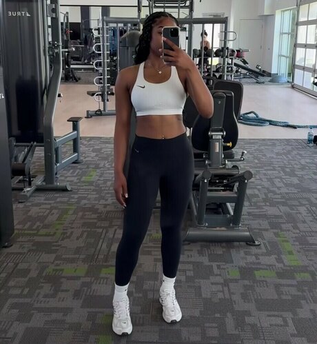 Deja Kelly hd akt bild