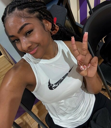 Deja Kelly beste schöne bild