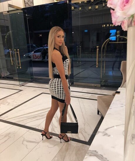 Maddie Davies heiße freie galerien