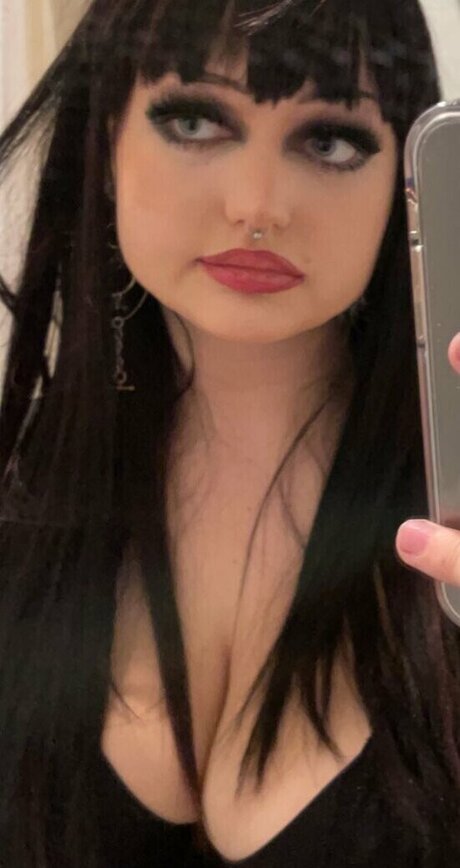 TalkFastEllie model hd bilder