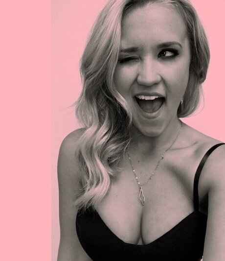 emilyosment pornostar exklusive bilder