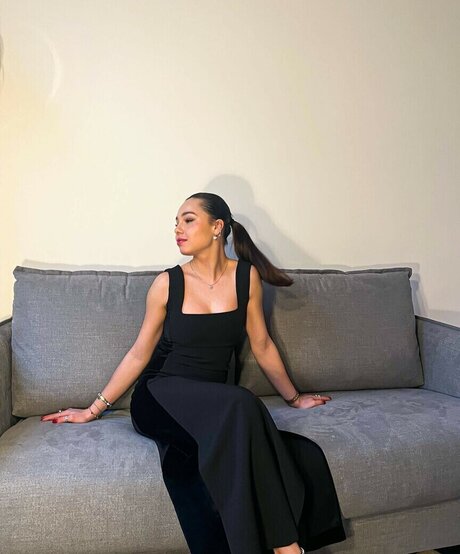 elise cm perfekte nackt bilder