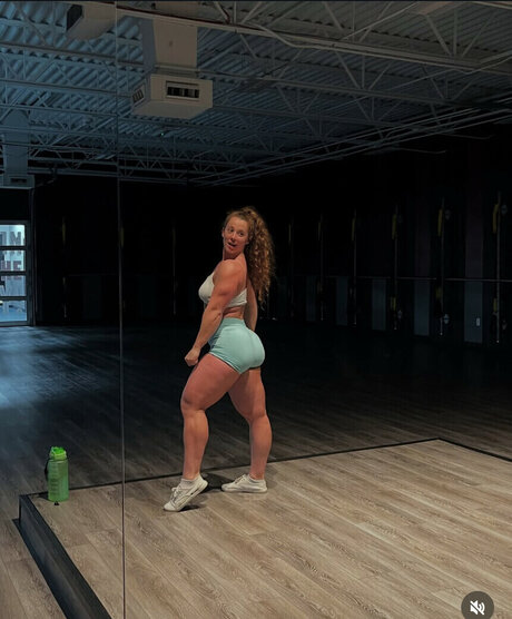 Mackenzie Suggs schöne perfekte fotos