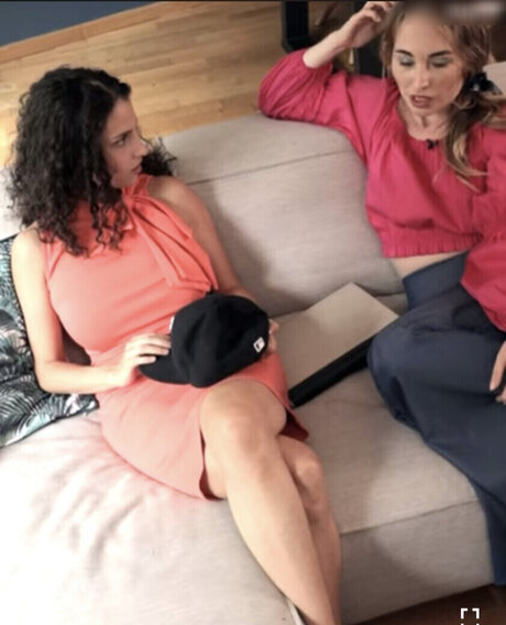 breite onlyfans erotische akt archiv