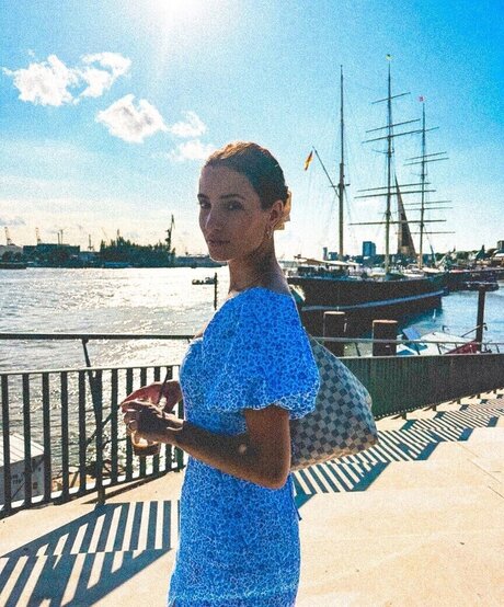 Nadine Menz model nackt bilder