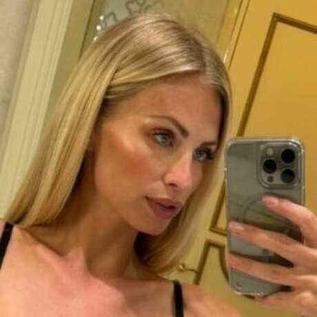 Anet Mlakova schöne nackte foto