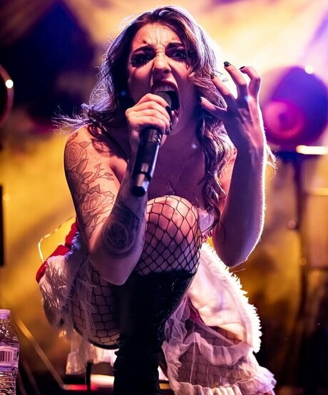 asiatische falsche titten onlyfans porno exklusive archiv