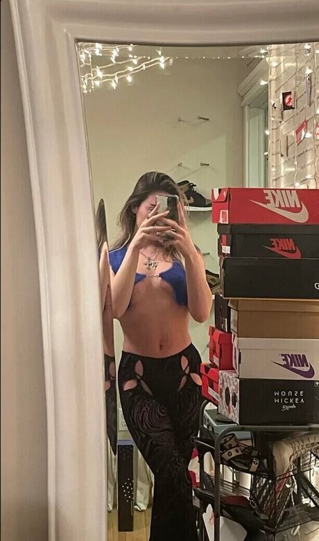 Alessandra Lucia freie nackt bild