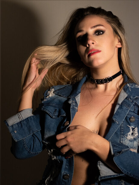 YARA BIG ASS_ kostenlose schöne bild