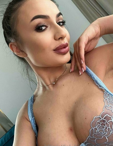 ayanasin hübsche nackt galerien