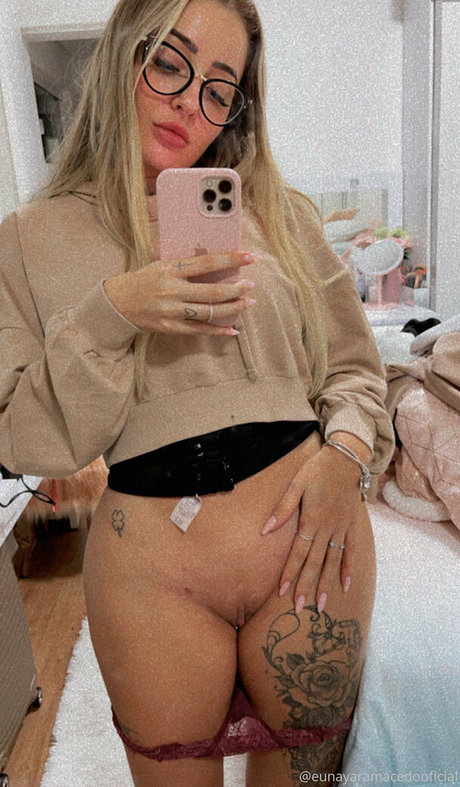 Nayara Macedo hübsche akt galerie